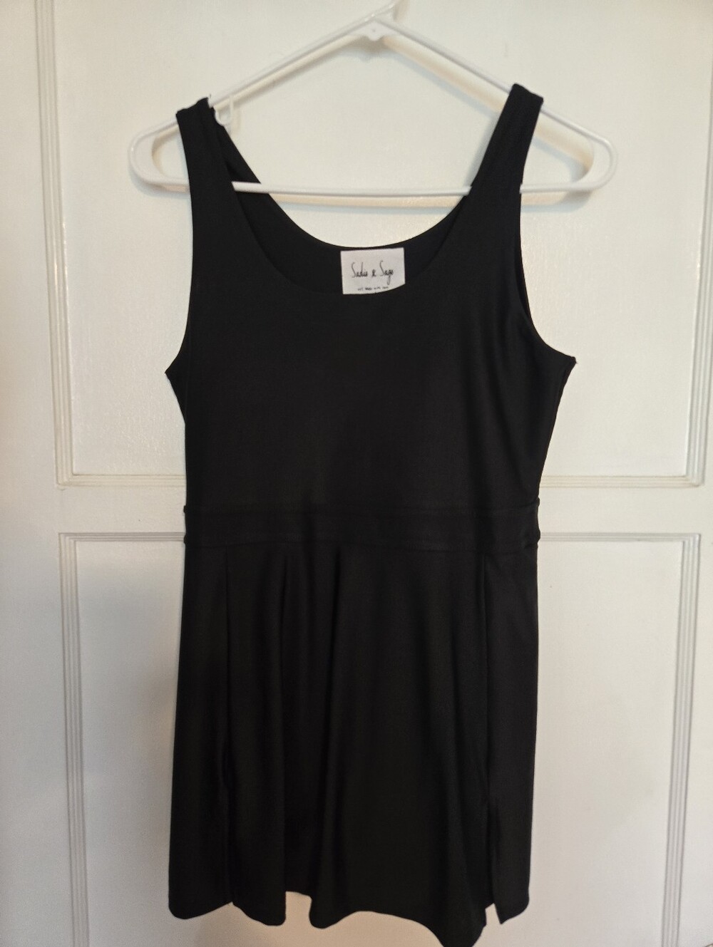 Sadie & Sage Black Sleeveless Scoop Neck Athlectic Mini Dress Shorts Small
